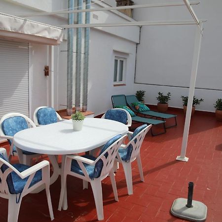Apartaments Agneta - Vela Кембрилс Екстериор снимка